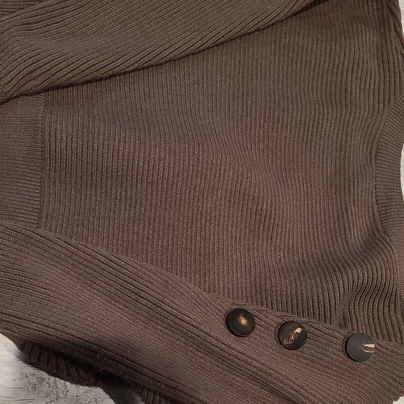 Zara knit long sleeve chenille with shoulder buttons - Picture 2 of 3